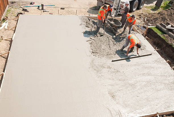 Best Concrete Pool Decks in Mount Morris, MI